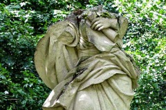 (2) Statue an der Burgallee - weiblicher Torso