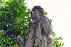 [4] Statue an der Burgallee | Uranie-Muse