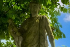 Statue an der Burgallee | Uranie-Muse