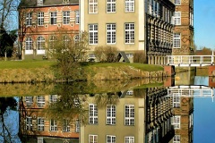 Schloss Hovestadt mit Spiegelung